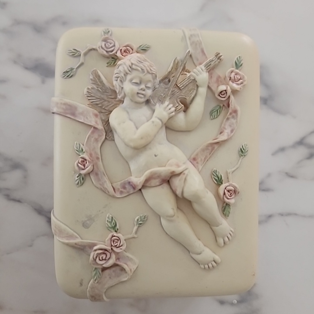 Vintage Trinket box resin?
